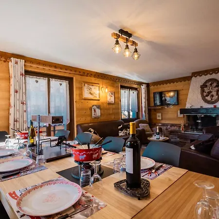 L'ours Centre Jacuzzi Apartman Châtel