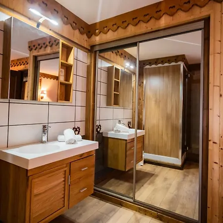 Апартаменты L'ours Centre Jacuzzi *